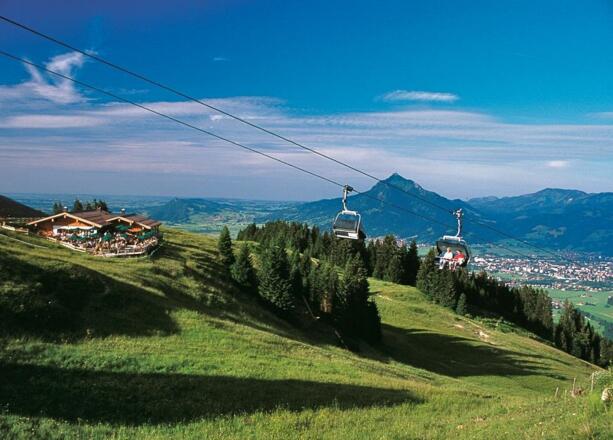 Weltcup-Express und Weltcup-Hütte in Ofterschwang