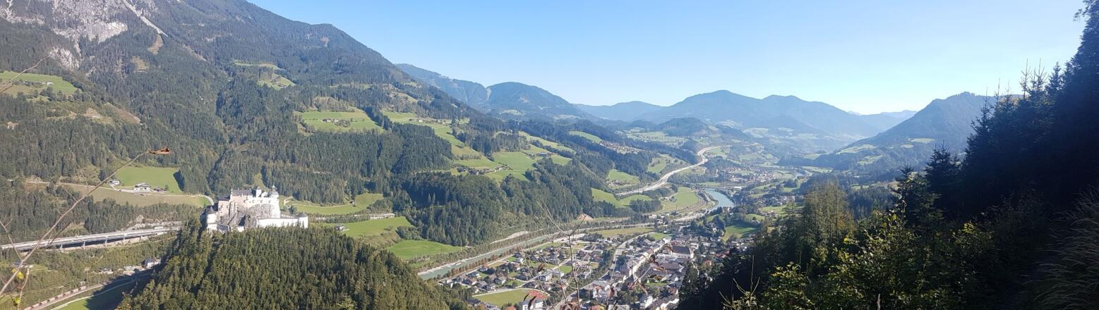 Genialer Ausblick auf Burg, Markt Werfen und das Salzachtal.