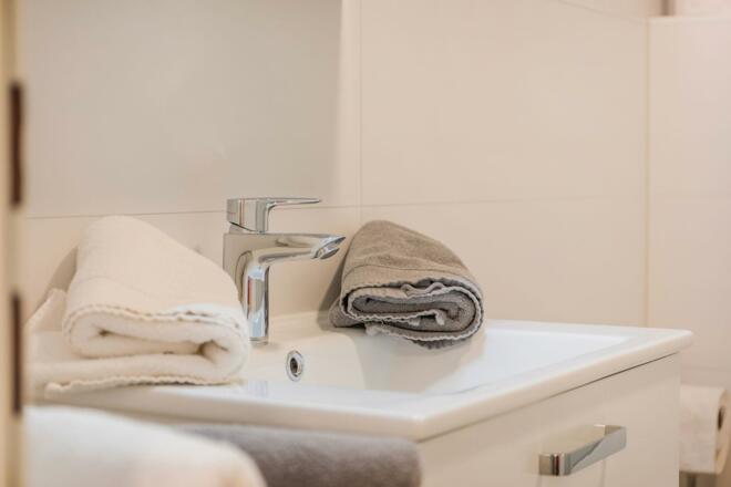 Ferienwohnung-Mandelbaum-Neustift-Detail-Badezimme