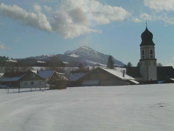 Kirche mit Grünten