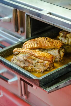 Schweinsbraten aus dem Holzofen