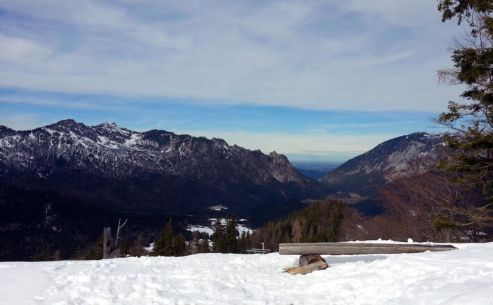 Bank mit Aussicht am Götschen