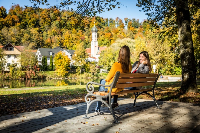 Blick auf Pfarrkirche