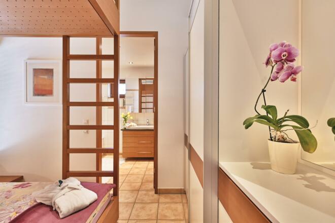 hausdrmuxel_appartement_omeshorn_schlafzimmer