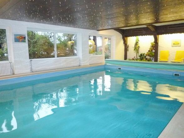 Privates Hallenbad