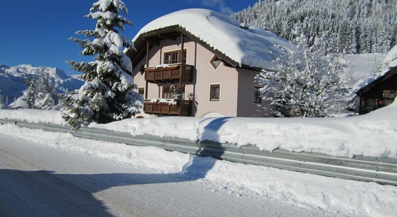 Haus Höll Winter
