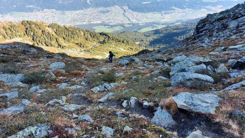 Gut markiert, gut sichtbar, angenehme Steigung, keine Absturzgefahr.