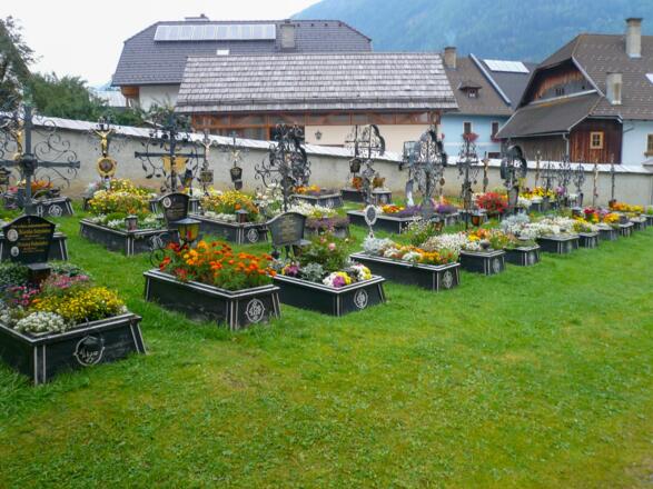 Truhengräber, genannt Sarche, in Lessach 1190m. Z16V