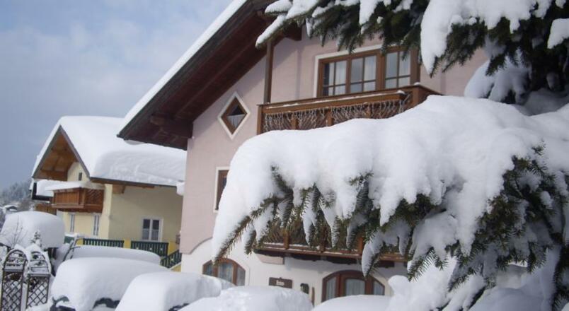 Höll Haus