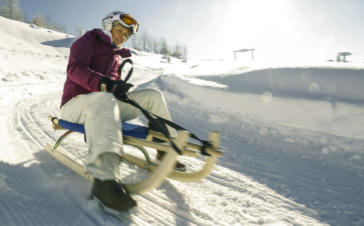 Kurvenreich geht es hinab nach Hochschwarzeck