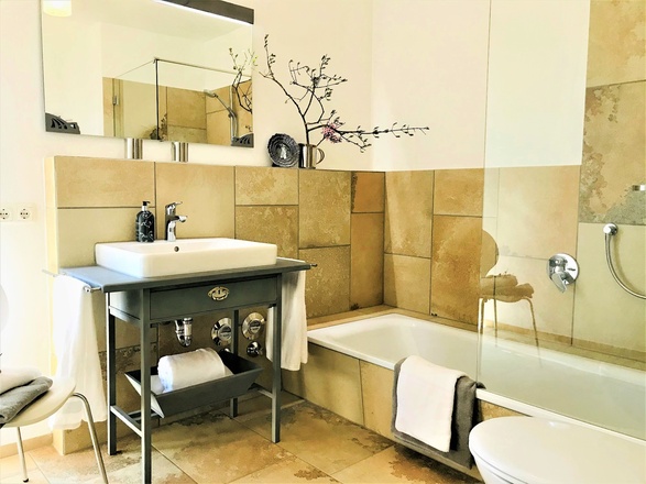 Starte im Wohlfühl-Bad mit  Blick auf das Kaisergebirge und das Inntal  in einen herrlichen Urlaubstag