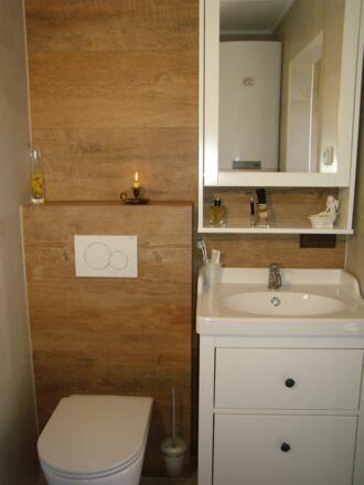 Bad mit WC und Dusche