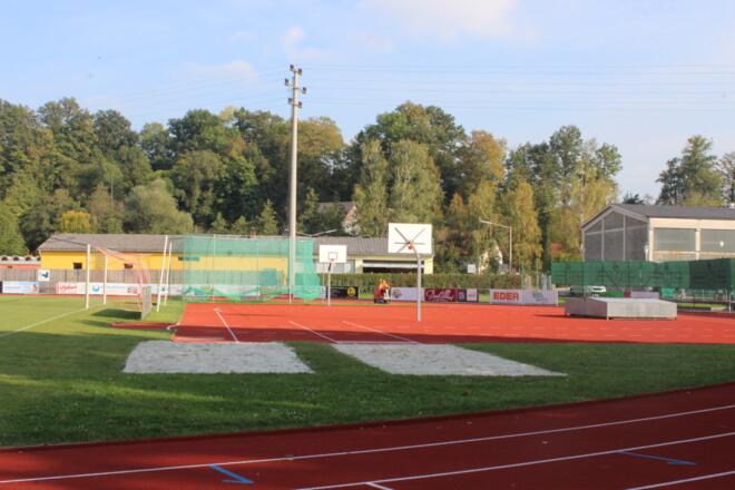 Stadion - Weitsprung/Diskus/Basketball/...