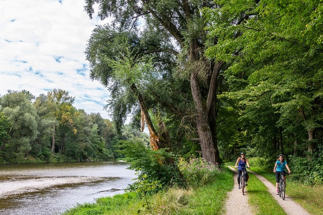 Isarradweg zwischen Hangenham und Moosburg