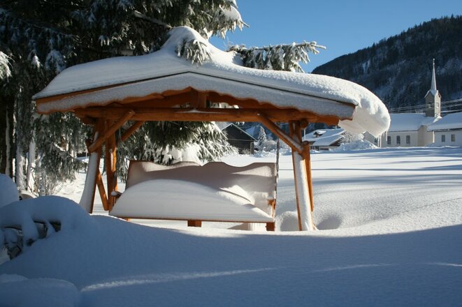 Hollywood-Schaukel im Winter