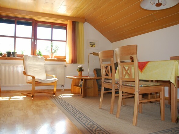 Geräumiges Wohn- und Esszimmer