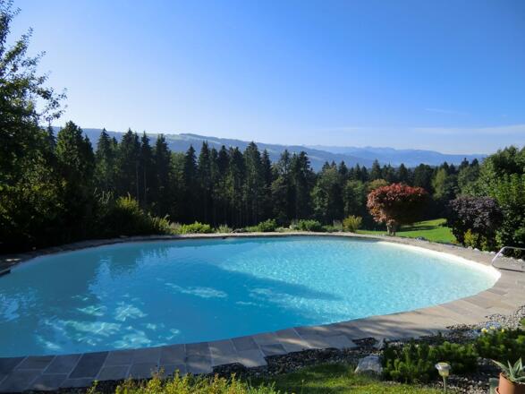 Pool mit Ausblick