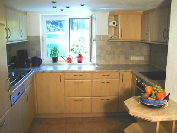 Küche mit Gartenblick