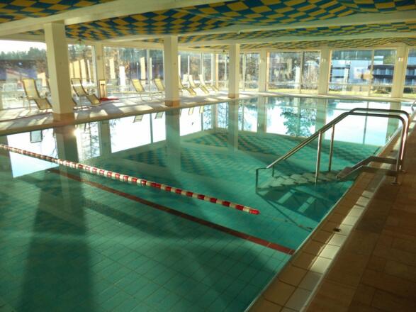 14dhallenbadrosenalm