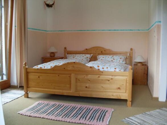 Schlafzimmer-Ferienwohnung 1.OG
