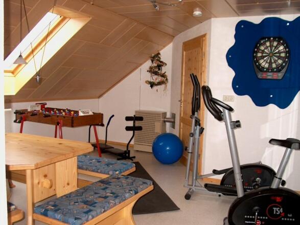 Aufenthalts- und Fitnessraum