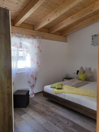 Schlafzimmer Nr. 2 mit gr. Schrank