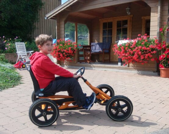 mit Tretfahrzeugen fahren