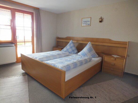 ferienwohnungnr1-schlafraum