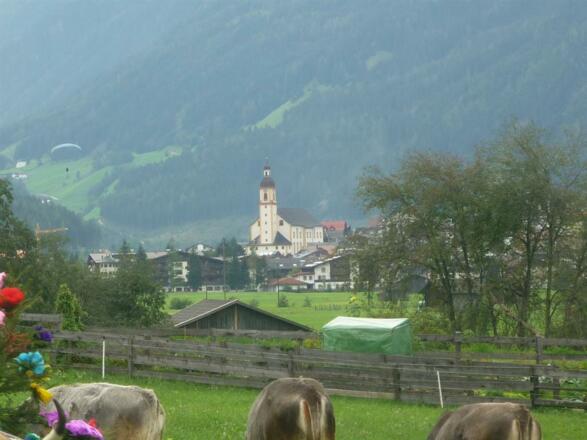 Herrliche Aussicht nach Neustift Ortsm zur Kirche