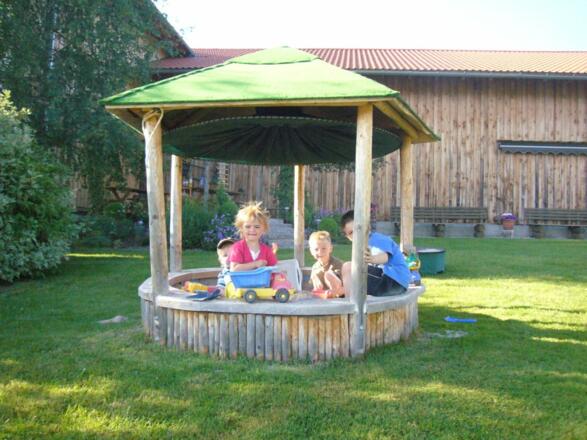 Bei uns im Garten - Sandkasten für die Kleinsten