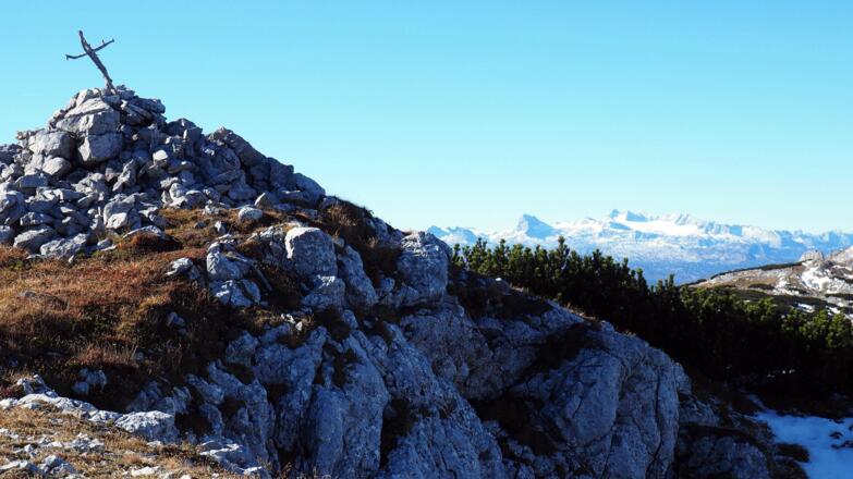 Kreuz Ostgipfel 2054m mit Dachstein (2021)