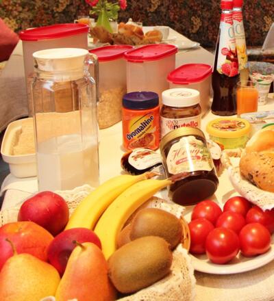 reichhaltiges Frühstücksbuffet