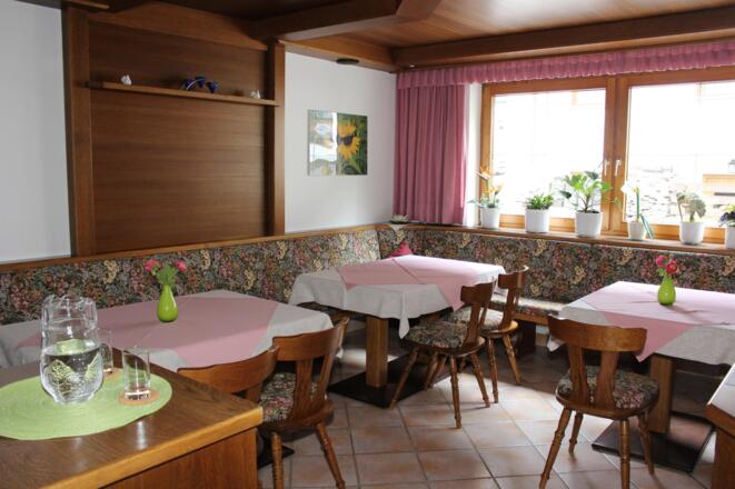 Gemütlicher Frühstücks- und Aufenthaltsraum