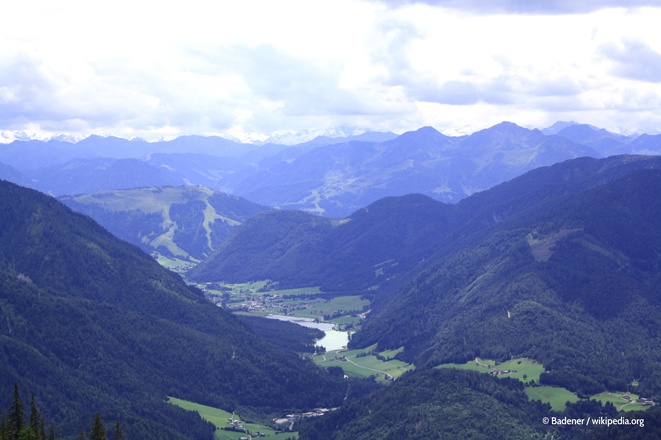 Blick von der Steinplatte auf's Pillerseetal mit dem Pillersee