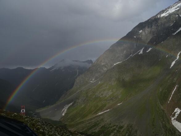 Ein Regenbogen verabschiedet uns am Westfalenhaus.