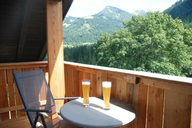 Balkon eines Almblick-Zimmers