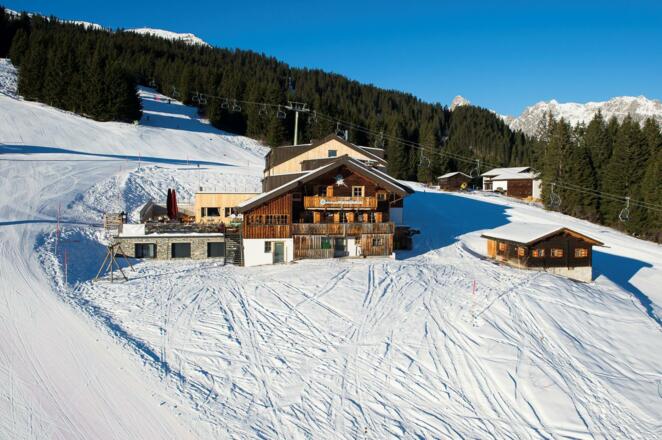 im Winter direkt an der Piste