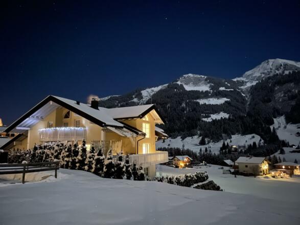 Außenansicht "Abend"