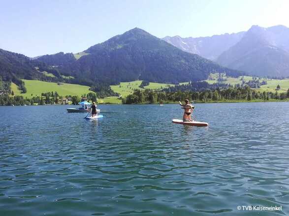 BadespaĂź am Walchsee im Kaiserwinkl