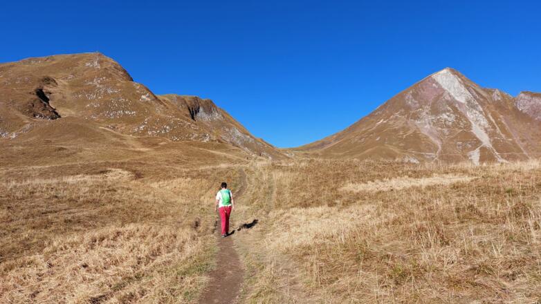 Links der Gipfel der Jöchelspitze. Auch unser zweites Ziel, die Rothornspitze, ist bereits gut einsehbar.