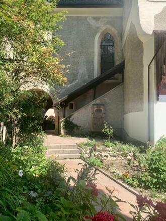 Hallstatt Pfarrkirche mit romanischem Durchgang