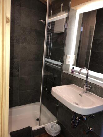 Dusche in jedem Appartement