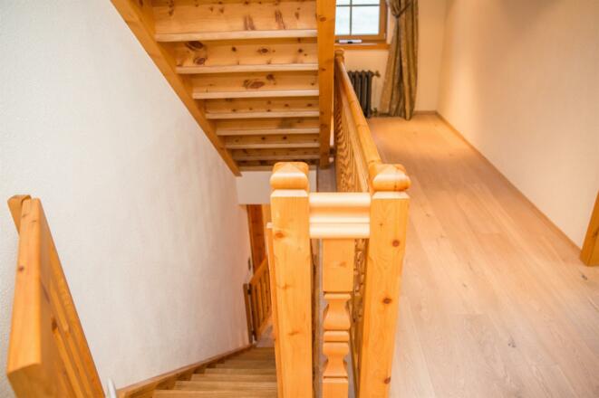 stairways, indoor (3 levels)