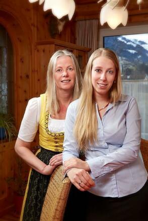 Frau Wieser Natascha mit Frau Wieser Antonia