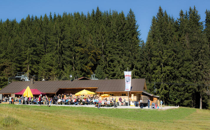 Bergtour Kolbensattelhütte über Kofel - Aussichtsterrasse der Kolbensattelhütte
