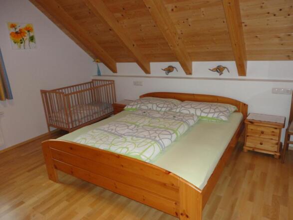 Schlafzimmer Fewo Waldblick