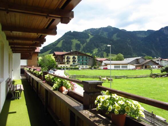Terrasse im Sommer, Ferienwohnung Ferienwohnung 4 Personen