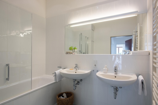 2 und 3 Raum Ferienwohnung Badezimmer