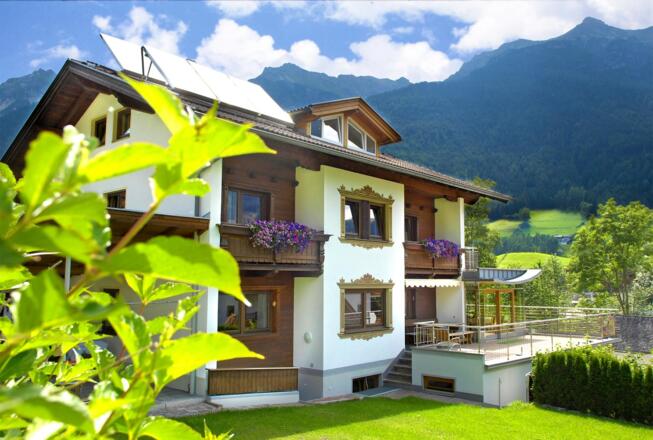 Hausansicht   Pension Tina