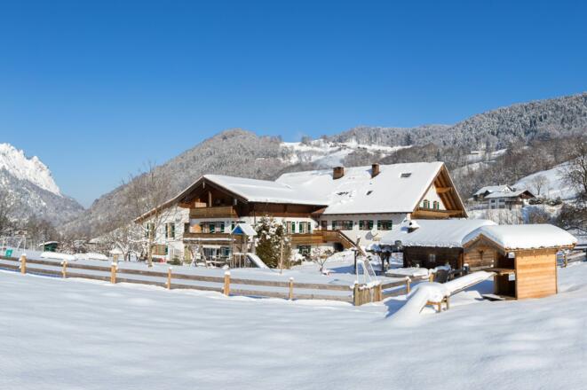 Hausansicht Pfeffererlehen im Winter